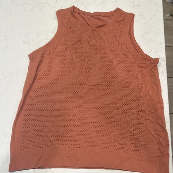 Lululemon workout tops - Picture 2 of 2
